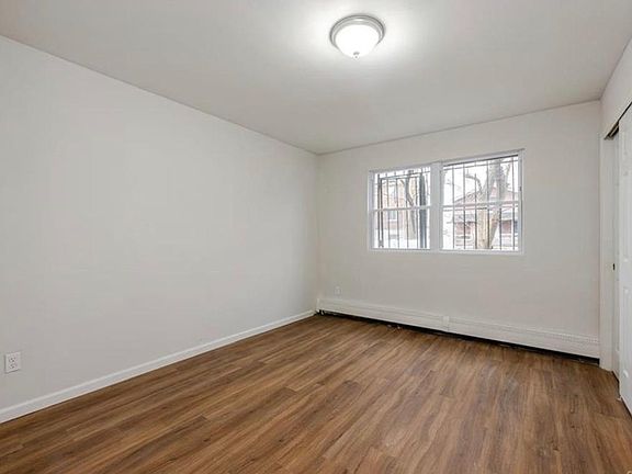 3rd image of 210 Newman Ave Floor 1