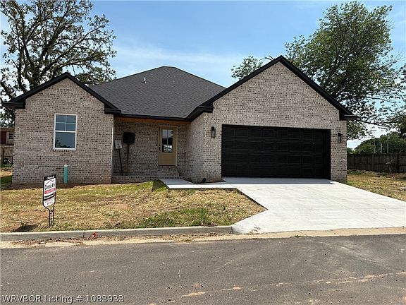 2nd image of 1129 Hunter Dr
