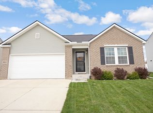 8414 Walnut Hl, Dexter, MI 48130