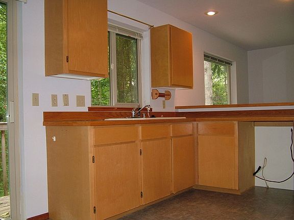 Kitchen (Dishwasher out for new flooring)
