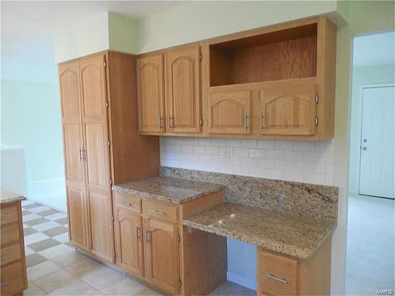 5th image of 11527 Mack Ave