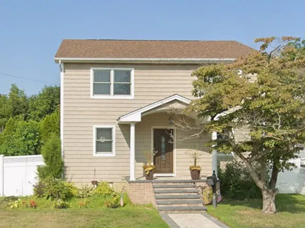 52 Concord Avenue, Bethpage, NY 11714