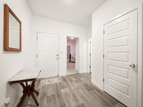 5th image of 9631 Maple Terrace Ln