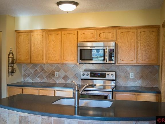 3rd image of 151 Outer Dr