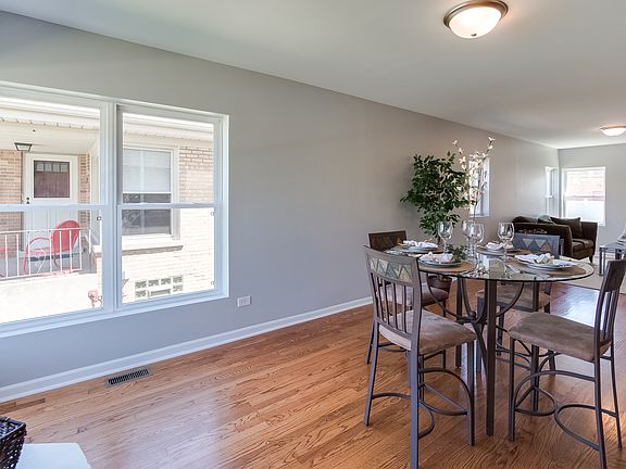 4th image of 7517 N Oconto Ave