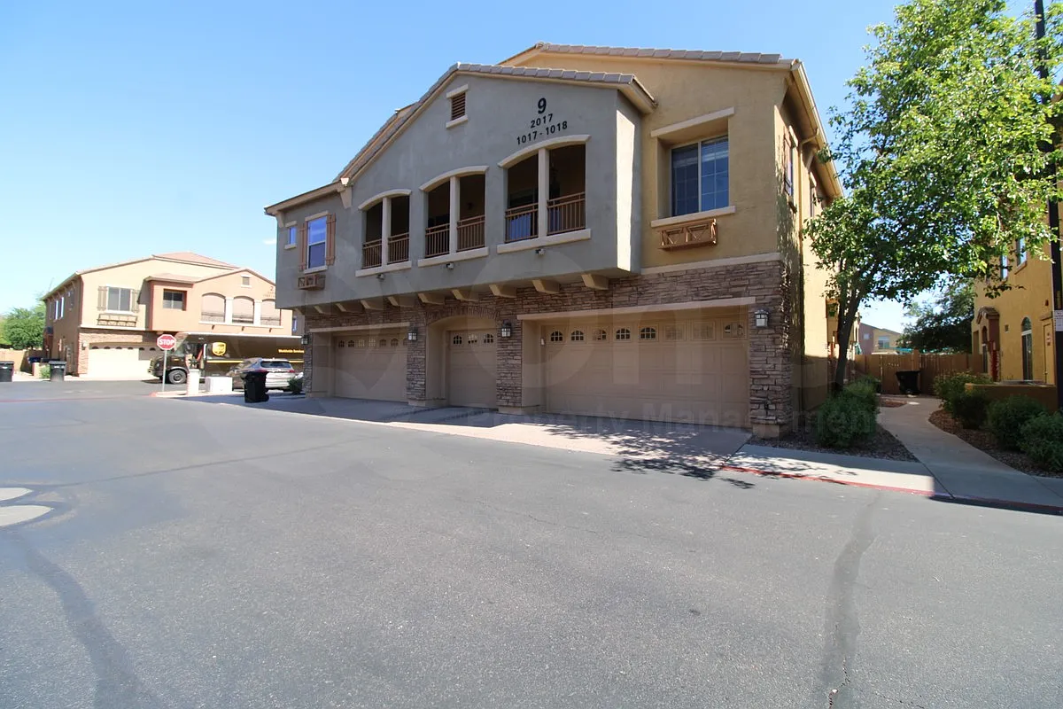 2 bed, 2.0 bath, 1184 sqft, $1,870 — Photo 3