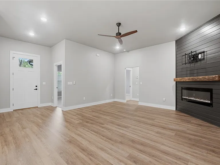 8 Leyland Dr — Photo 12