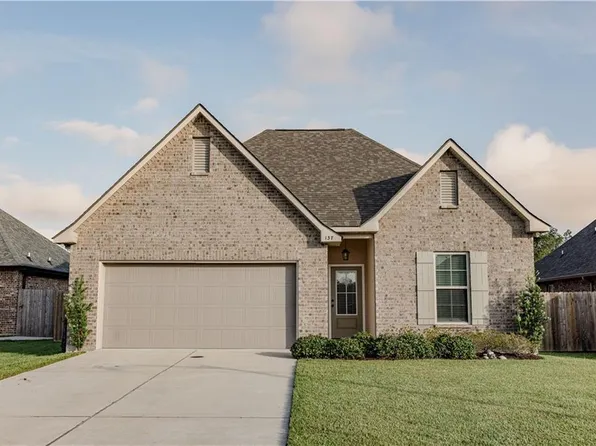 137 Cypresswood Dr, Belle Chasse, LA 70037