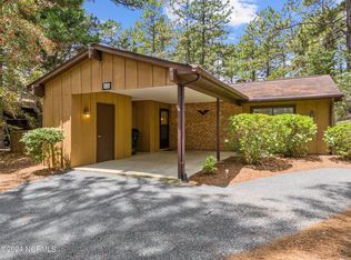 636 Redwood Dr, Southern Pines, NC 28387