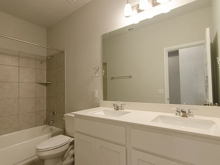 905 Olive Creek Dr — Photo 23