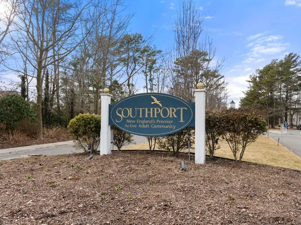 2 Pacific Avenue, Mashpee, MA 02649