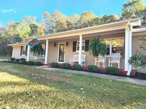 556 Mormon Hollow Rd, Sulligent, AL 35586