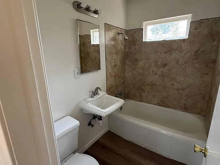 5541 Welland Ave — Photo 10