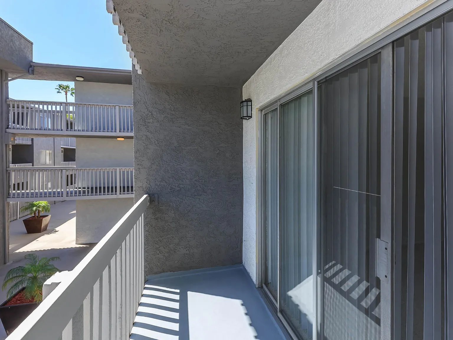 Pacific View Apartment Homes — Photo 4