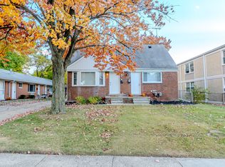 1629 W Nine Mile Rd, Ferndale, MI 48220