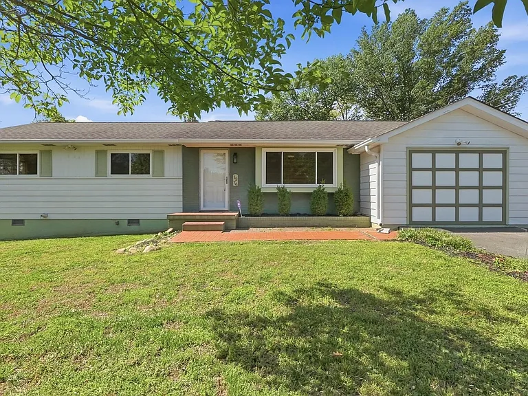 1276 Phils Dr — Photo 1