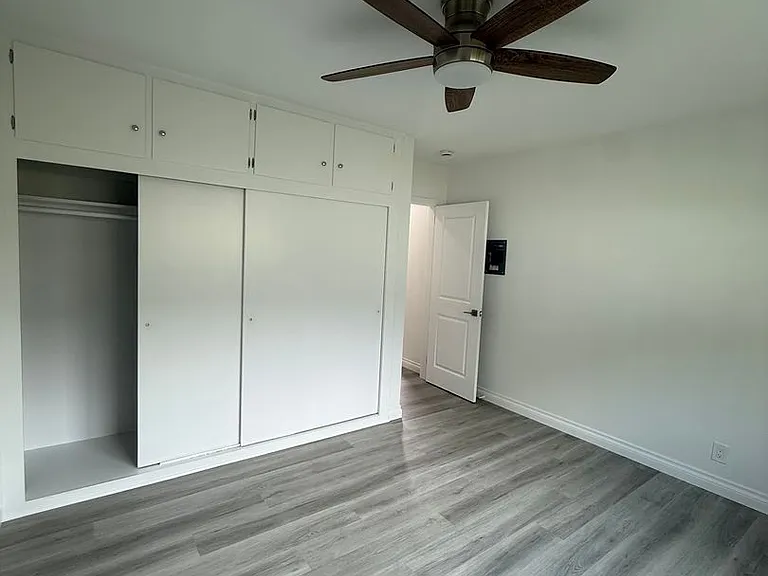 Villa Park Estates Apartments — Photo 20