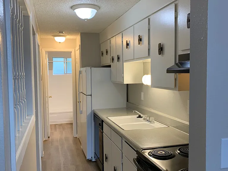 Garden Center Apt. 66 — Photo 22