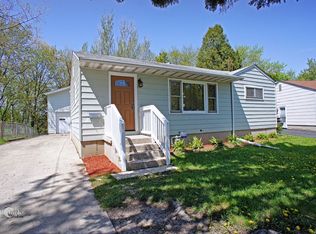 2004 Indian Rd, Waukegan, IL 60087