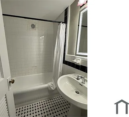 1324 Locust St #5XX — Photo 8
