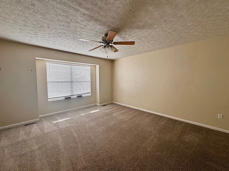 14209 Haywood Dr — Photo 11