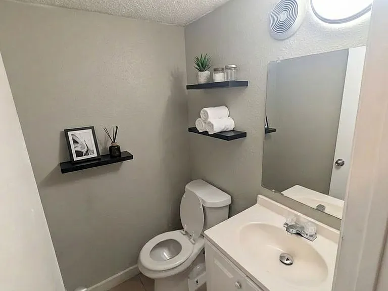 1711 Burton Dr #A — Photo 7