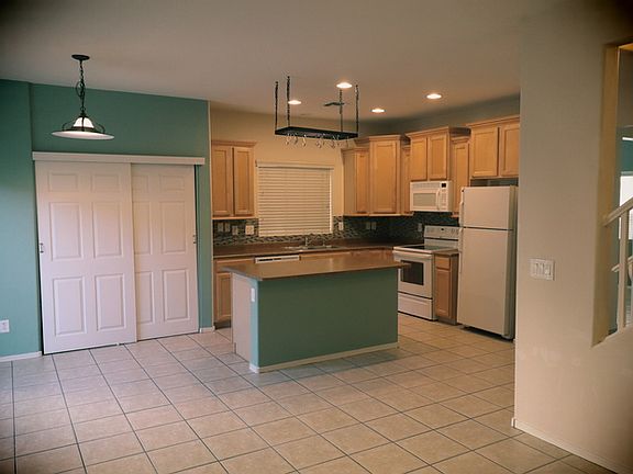 3rd image of 4704 E Olney Ave