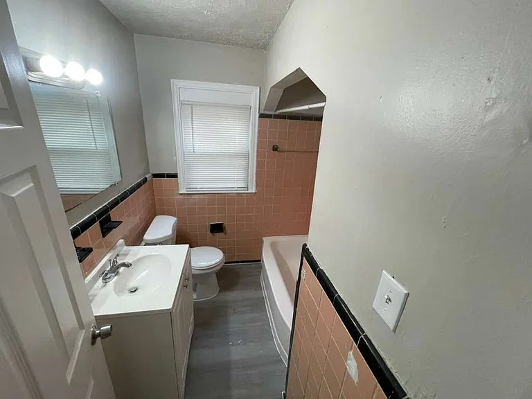 18556 Kentfield St — Photo 10