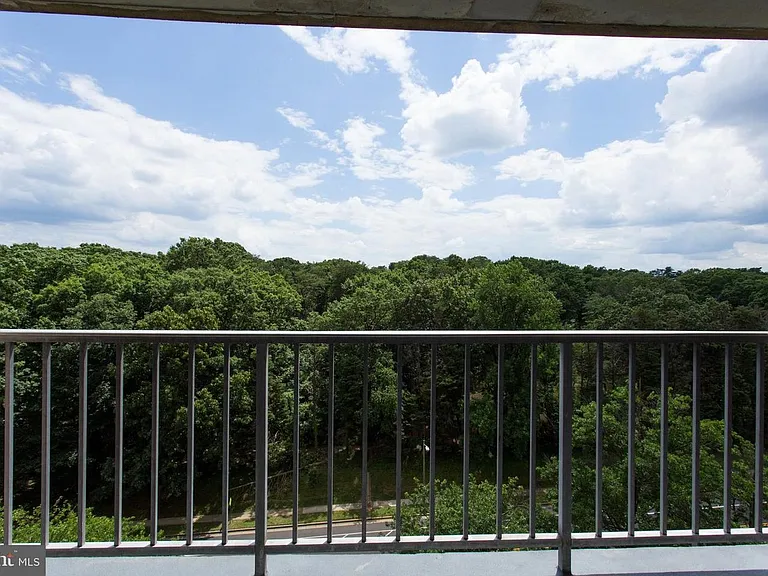 2500 N Van Dorn St #1028 — Photo 11