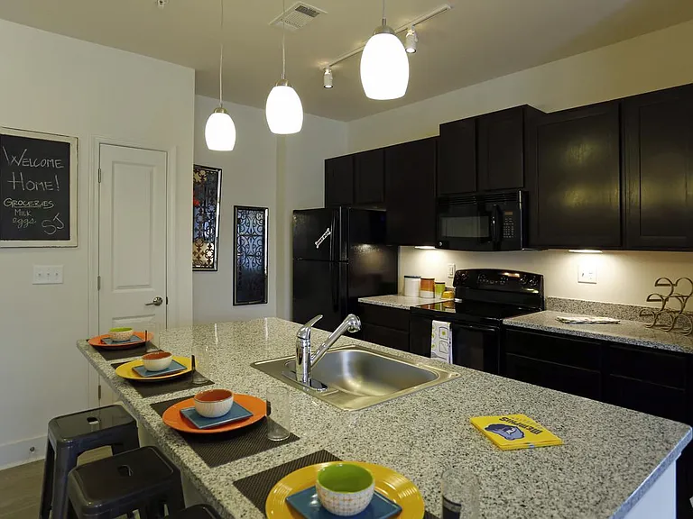 South Junction Apartments — Photo 86