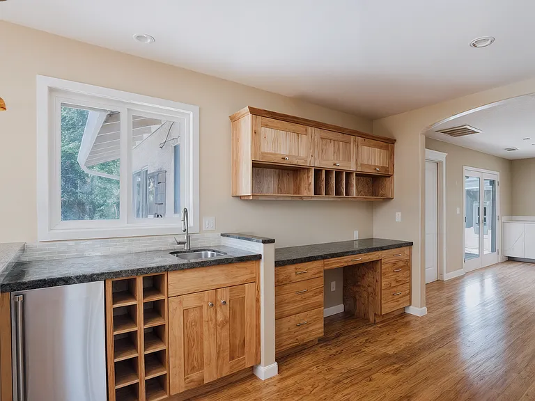 35 Sandra Ct — Photo 8