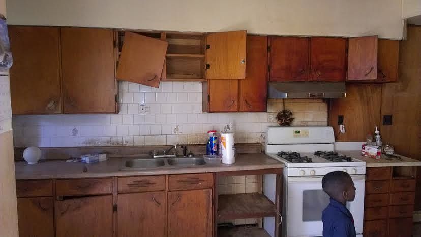 2nd image of 2401 Presbury St