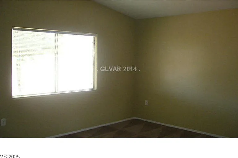 2050 N Los Feliz St #168 — Photo 17