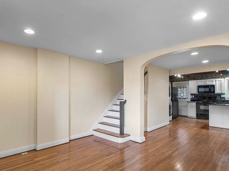 1220 Wallace St — Photo 8