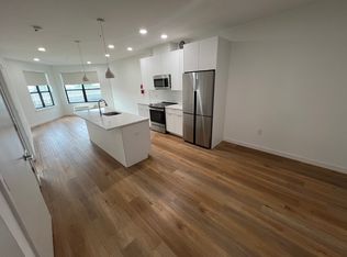 170 W 7th St #302, Bayonne, NJ 07002