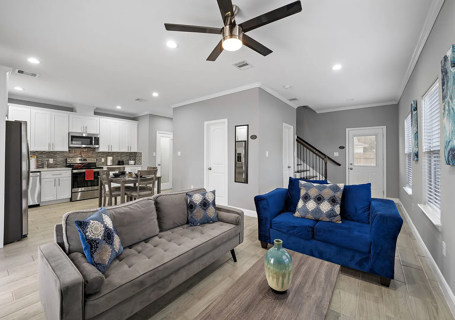 Gated | 2.5 Bath + Laundry | Near NRG & Med Center — Photo 2