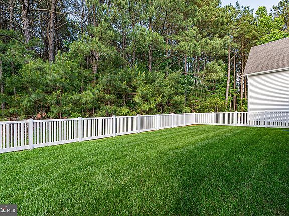 4th image of 12115 Snug Harbor Rd