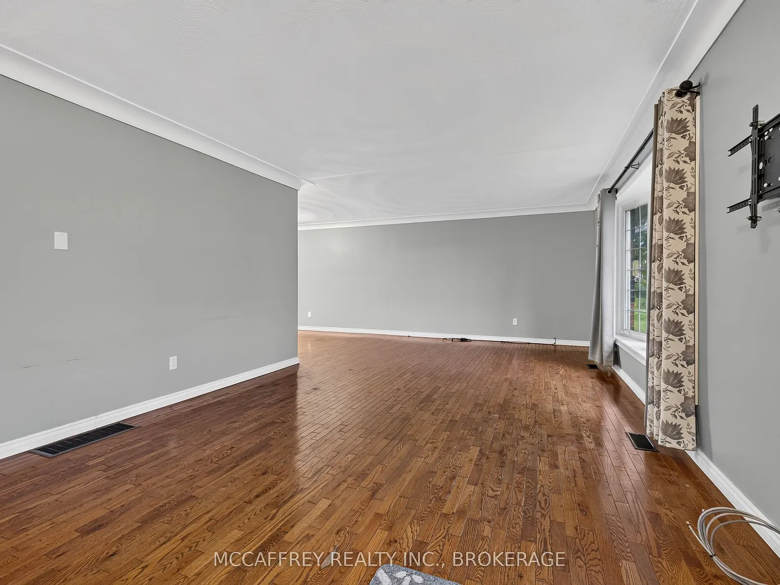 3 bed, $2,850 — Photo 4