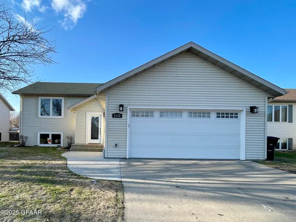5138 8th Ave N, Grand Forks, ND 58203