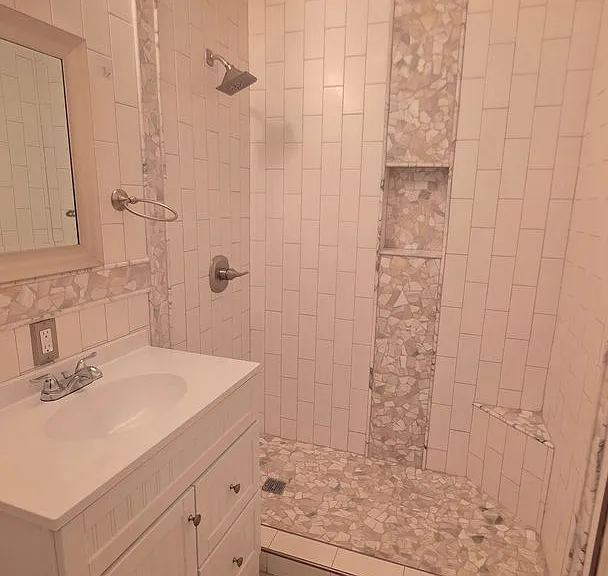 4167 E Market St — Photo 15