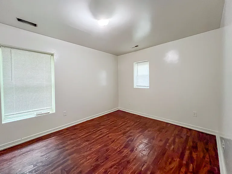 922 Wilcox St — Photo 6