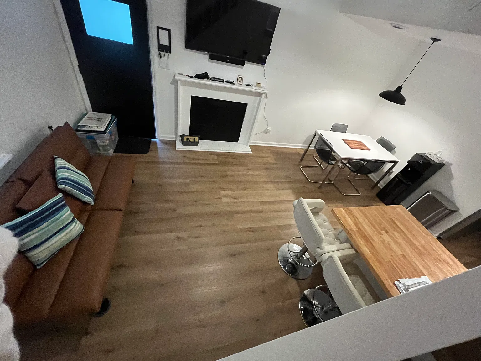 2 bed, 900 sqft, $1,350 — Photo 2