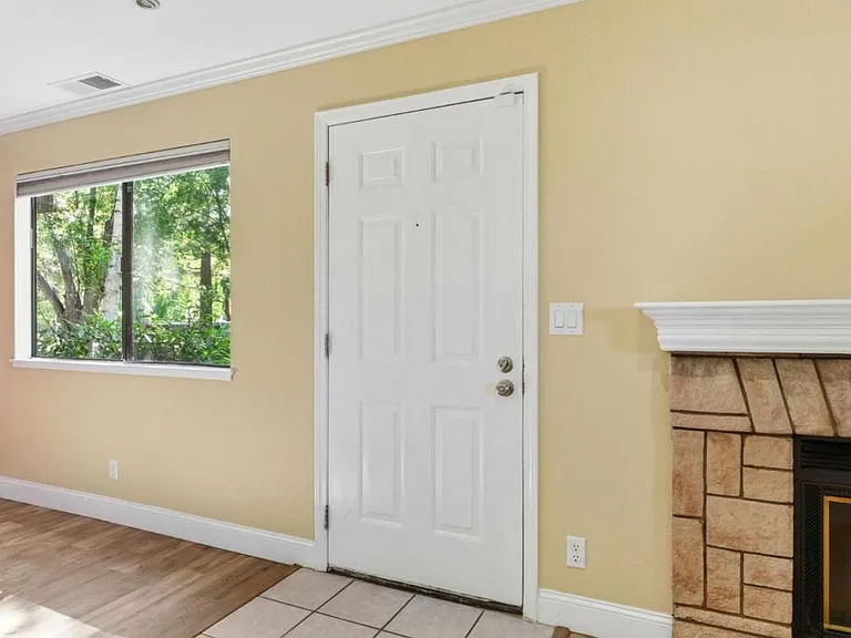2504 La Terrace Cir — Photo 5