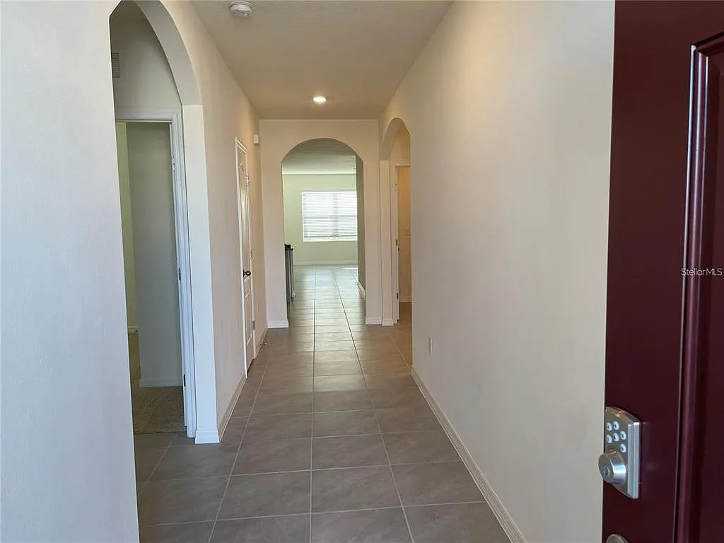4 bed, 2.0 bath, 1867 sqft, $2,250 — Photo 3