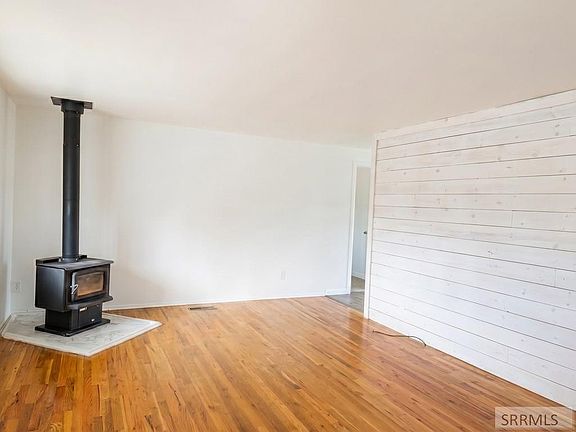 2nd image of 2237 Logan Dr