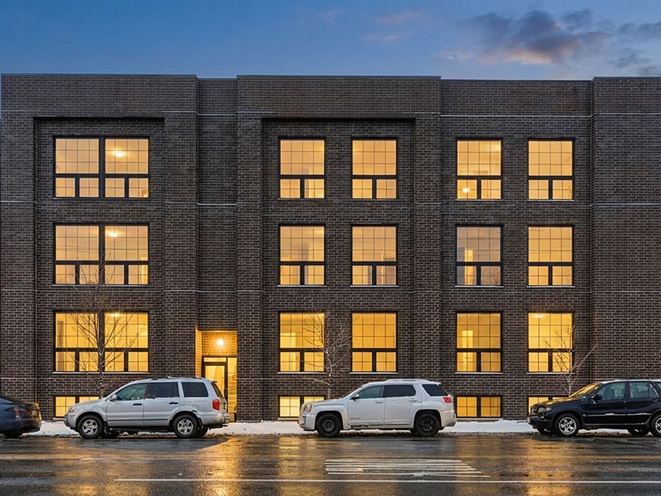 1st image of 5830 N Lincoln Ave #2E