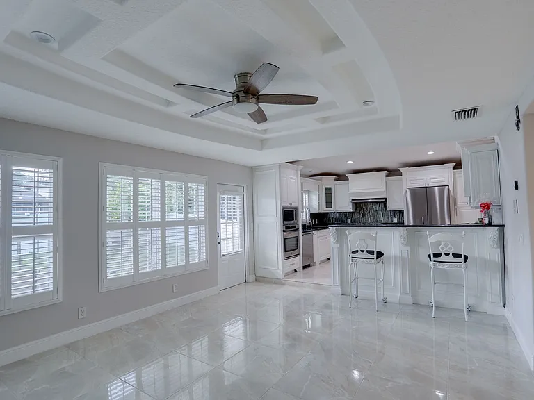 633 Spring Oaks Blvd — Photo 14