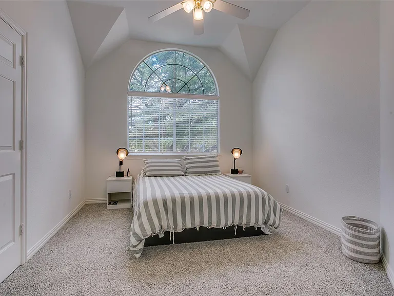 14628 Dickenson Ct — Photo 17