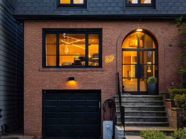 27 Boswell Ave, Toronto, ON M5R 1M5