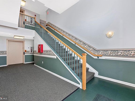 4th image of 594 Cawley Dr #72B